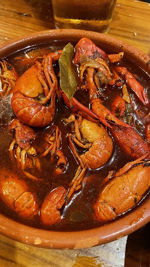 cangrejos de río con tomate